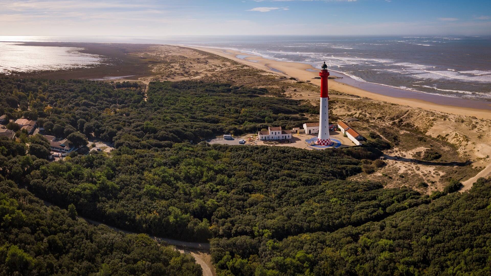 Vue aérienne du phare de la Coubre - ©Shutterstock