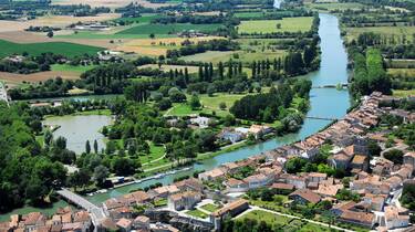 View over the Charente at Saint Savinien - ©FDHPA17